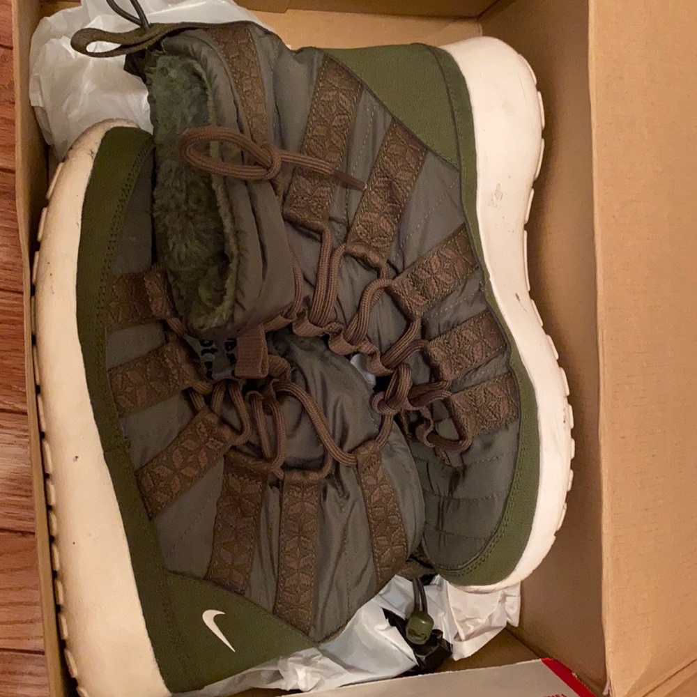 Women’s sneakers